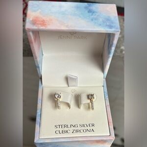 Jenni Park Small Hoop Earrings - NIB